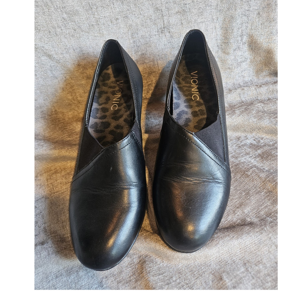 Vionic Women’s Black Slip-On Round Toe Pump, US 6 UK 4 EU 37